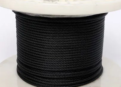 كيف يتم ضمان مقاومة التآكل وعمر حبل أسلاك الفولاذ المقاوم للصدأ؟